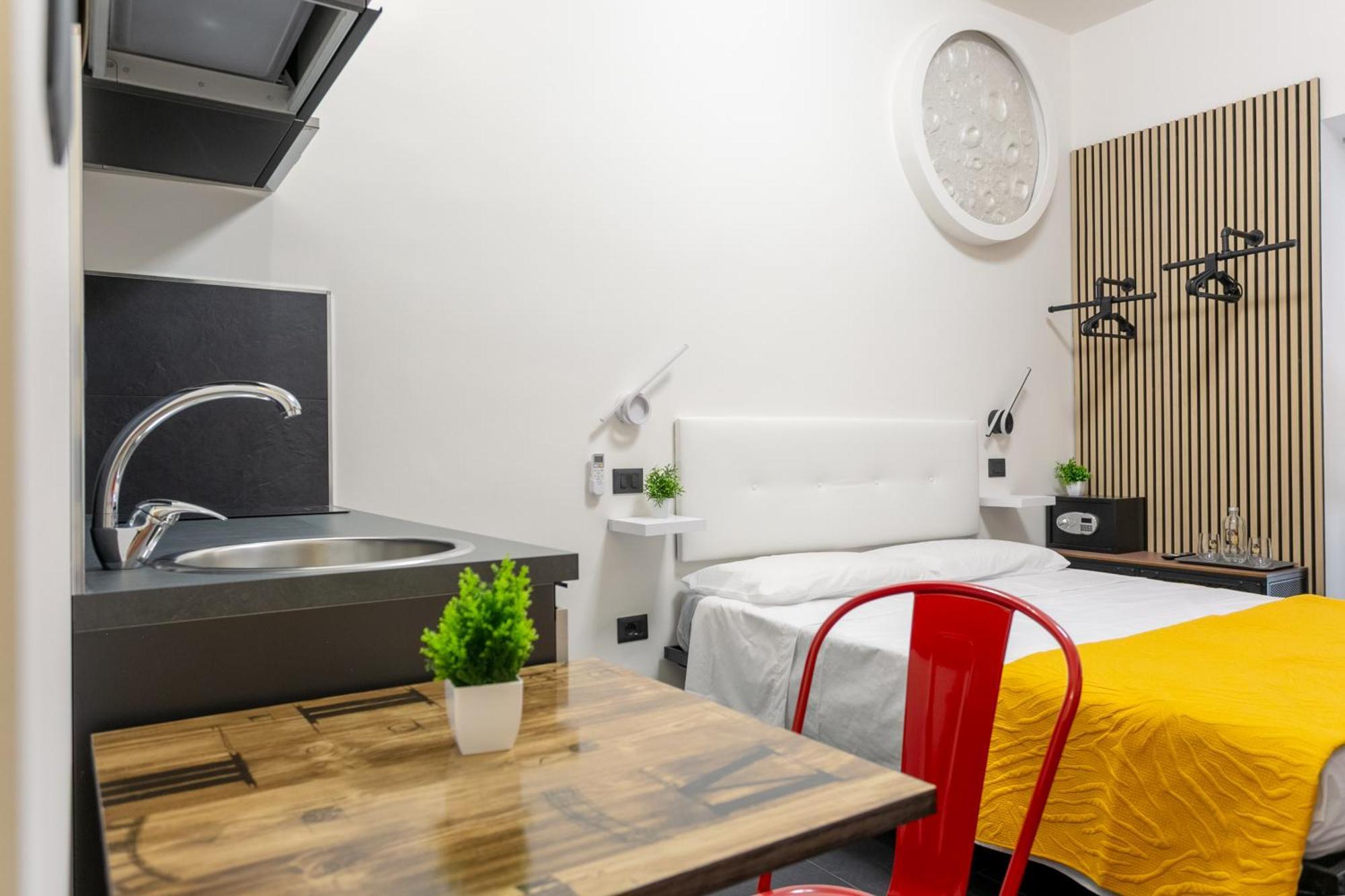 Le Regine - - Adult Only Affittacamere Roma